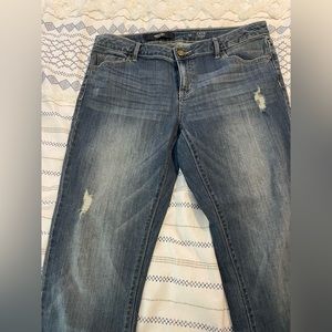 Simply Vera wang mid rise capri